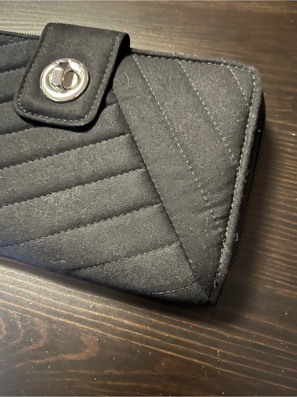 Vera Bradley RFID Turnlock Wallet Classic Black Quilted - Picture 4 of 8